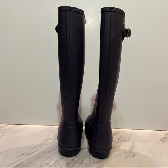 Hunter Women’s Original Tall Purple Rain Boots 6 - Picture 2 of 11